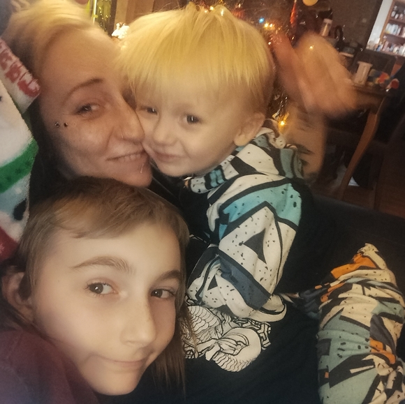 Meet your Posher, Nikole - Picture 2 of 11